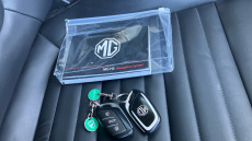 MG HS 1.5 T-GDI Trophy 5dr DCT Petrol Hatchback